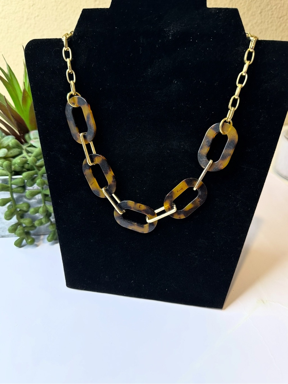 Tortoiseshell Link Necklace with Gold Chain Accents